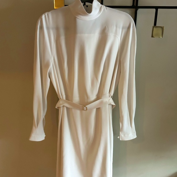 Judith and Charles White Sleeved Dress - Picture 1 of 3